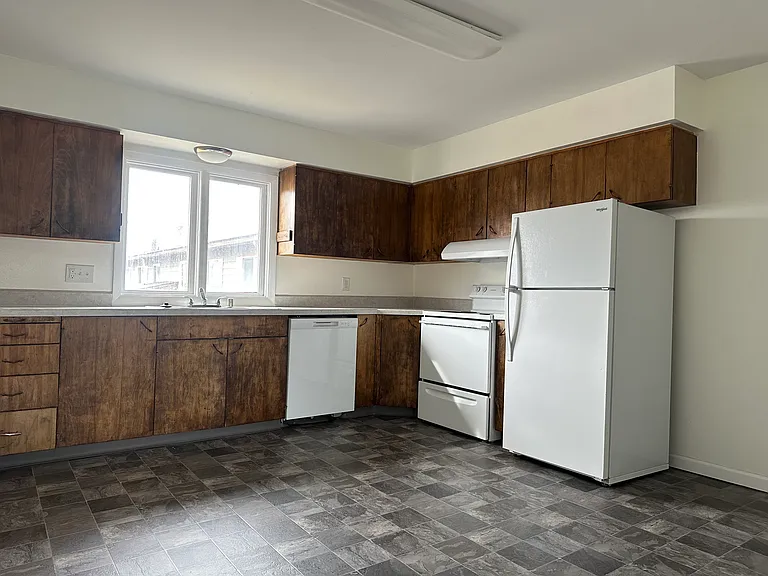 400 E 45th Ave #3 — Photo 4