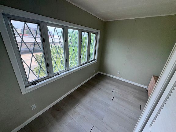2nd image of 1043 Jefferson Ave #A