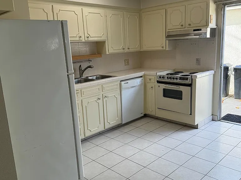 5085 N Wishon Ave #18 — Photo 7