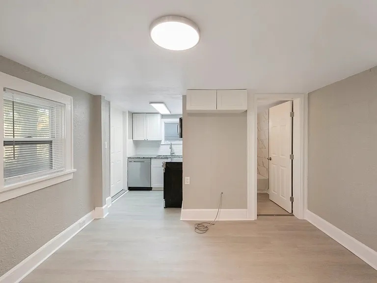 955 9th Ave S #2 — Photo 4