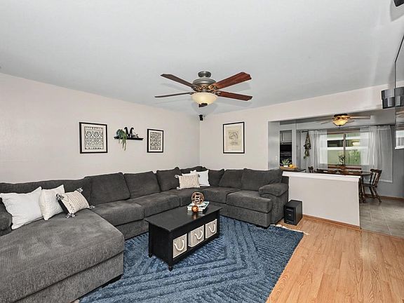 2nd image of 2915 Thornapple COURT