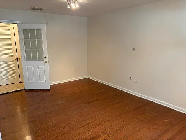 15 Alexander Ct — Photo 3