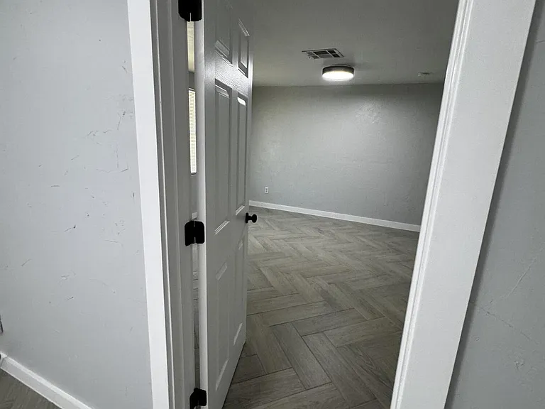 10277 N Loop Dr #B — Photo 28