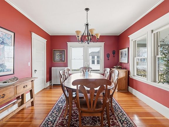 5th image of 383 Manning St