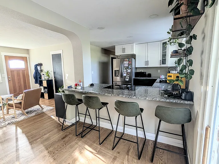 1746 Valley View Ln — Photo 7