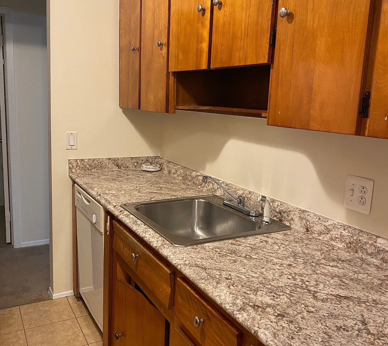 1 bed, 975 sqft, $2,600 — Photo 1
