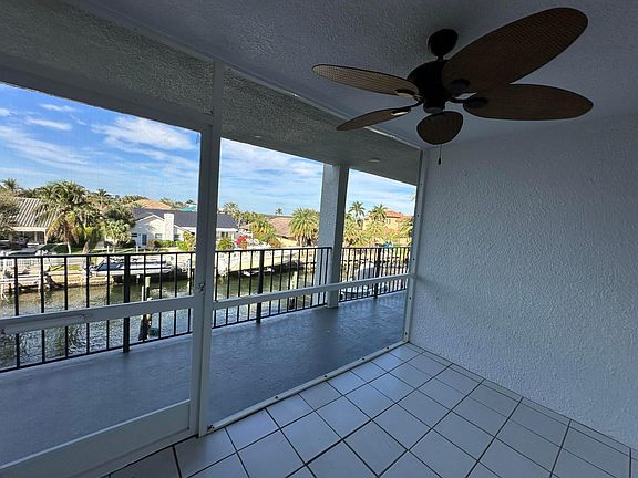 4th image of 109 Paradise Harbour Boulevard #312