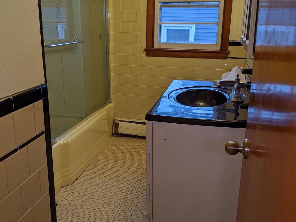 1st image of 17 Reynolds Ave