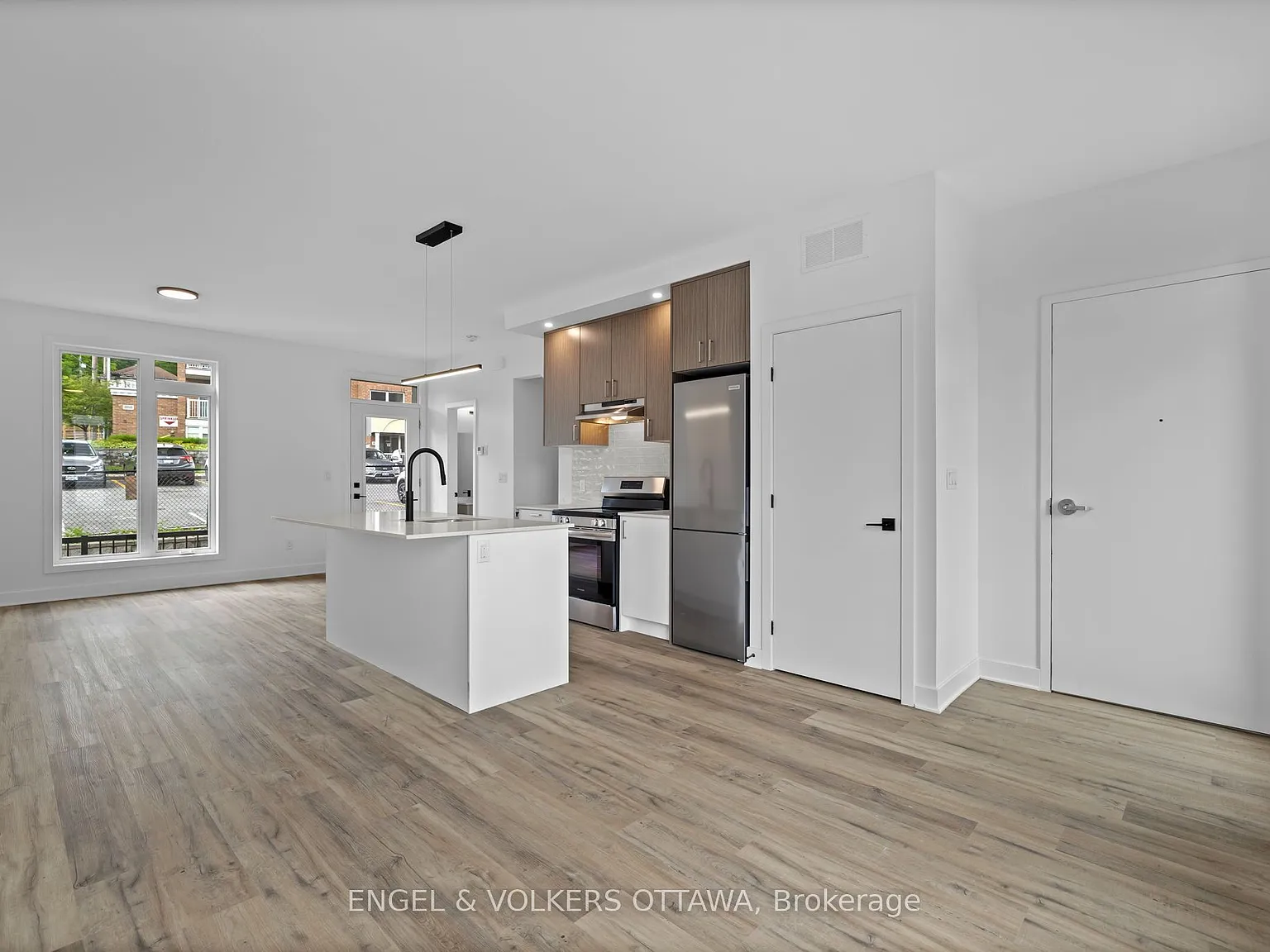 2 bed, $2,300 — Photo 3