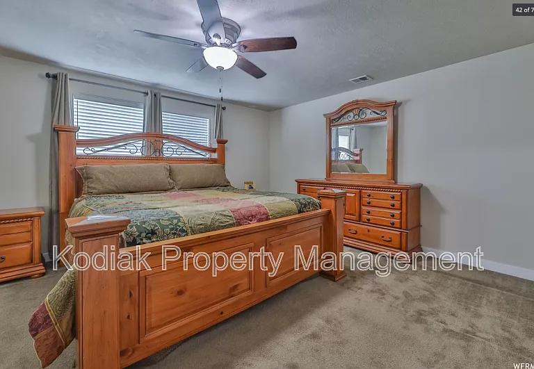 1463 S Kentucky Derby Way — Photo 24