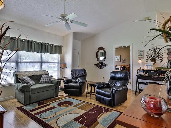 5th image of 3115 Vista Palm Dr