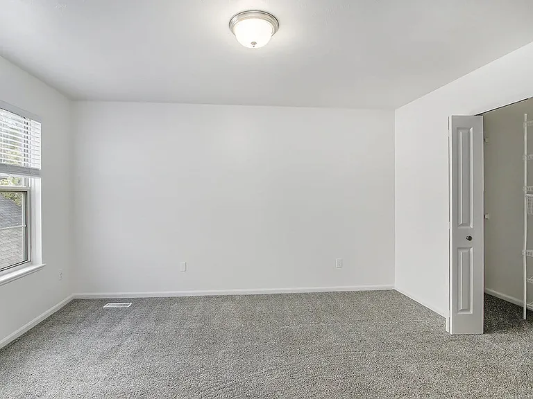 Autumn Lakes Apartments and Townhomes — Photo 45