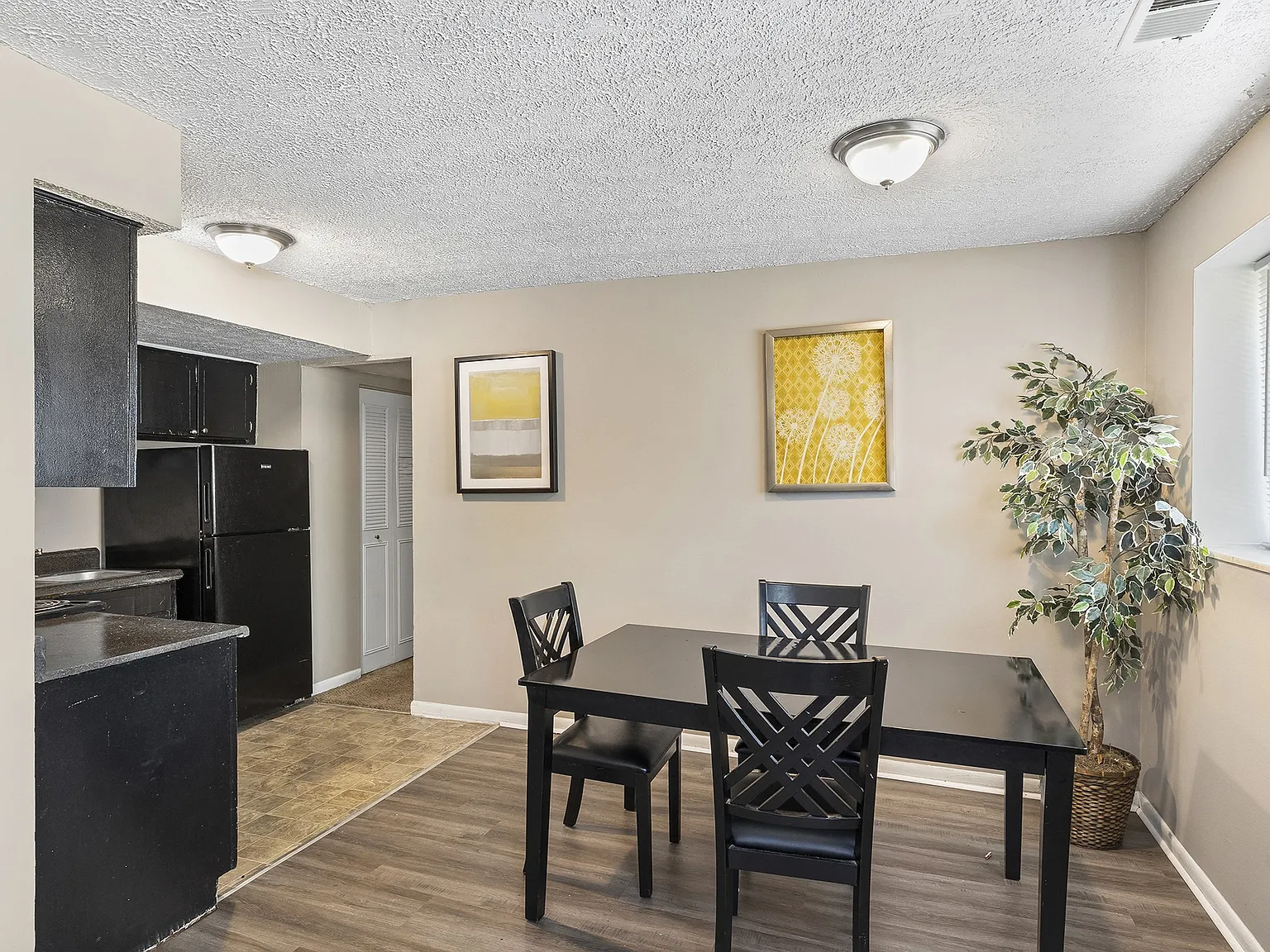 Greenway Apartments — Photo 3