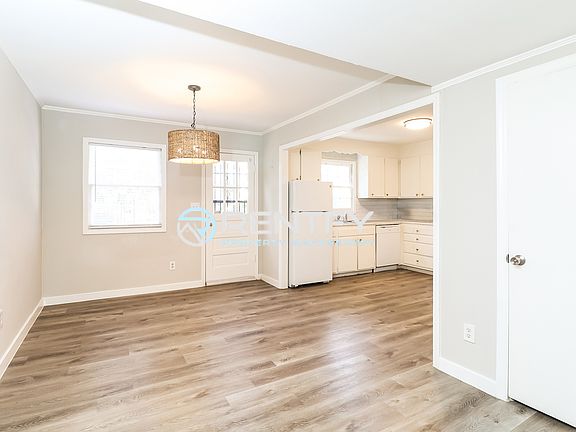 3rd image of 623 S New Hope Rd APT 4