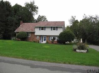 977 Douglas Ct, Niskayuna, NY 12309