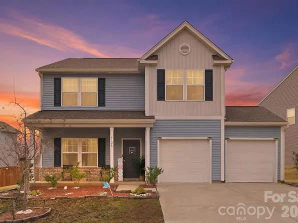 5126 Saddleback Dr, Mount Holly, NC 28120