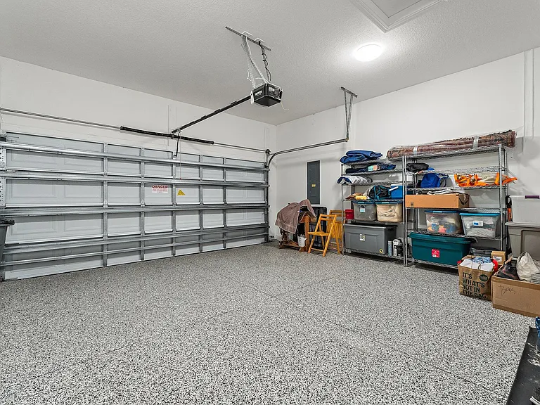 15883 Key Biscayne Ln — Photo 40