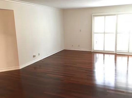 4th image of 1741 Granville Ave APT 110
