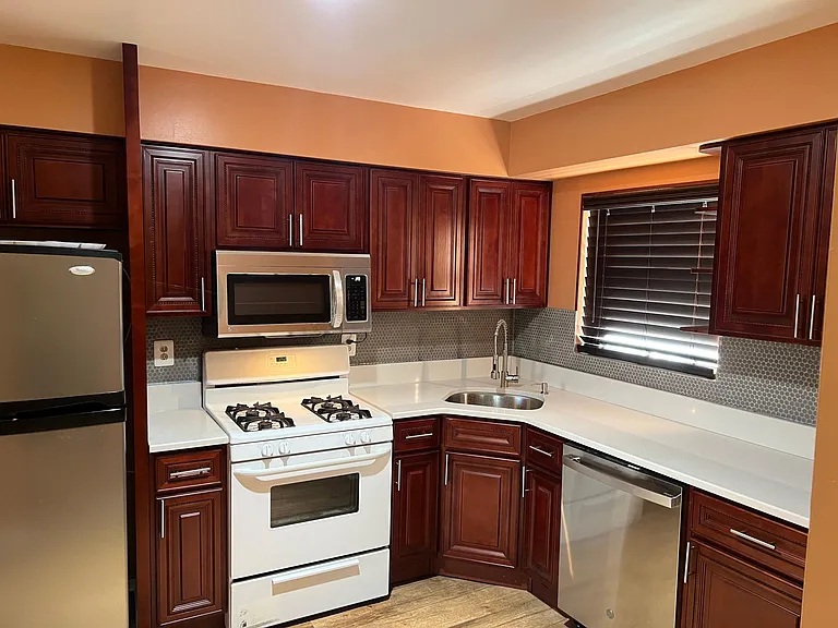 2424A Curtis St #2 — Photo 5