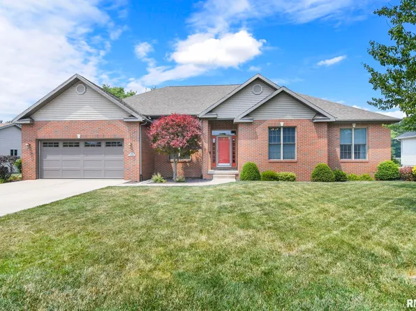 125 Lilac Ln, Chatham, IL 62629