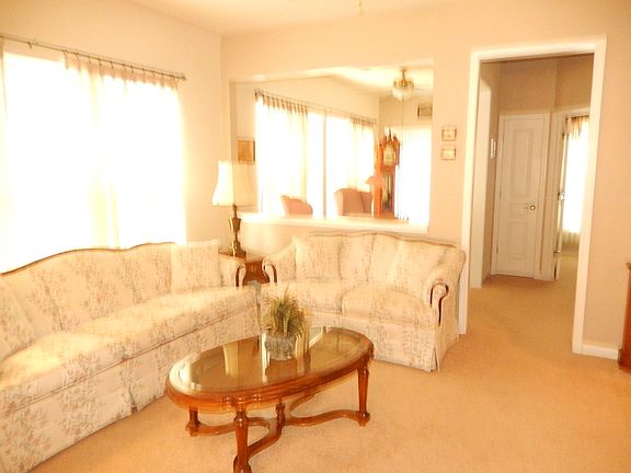 5th image of 3008 Sweetleaf Dr