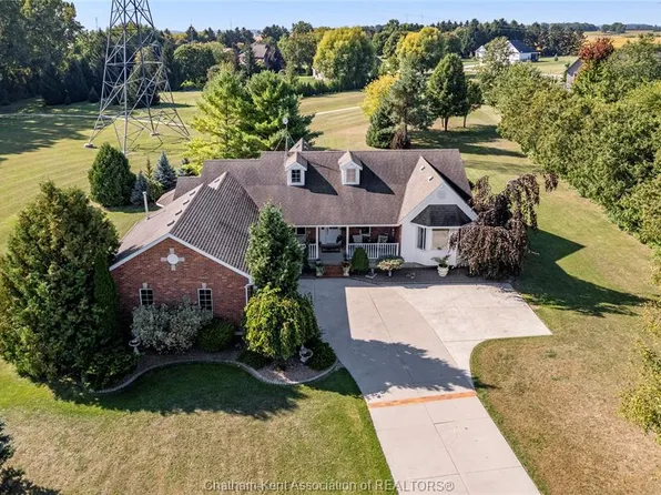 21640 Pinehurst Cres, Chatham Kent, ON N7M 5J3
