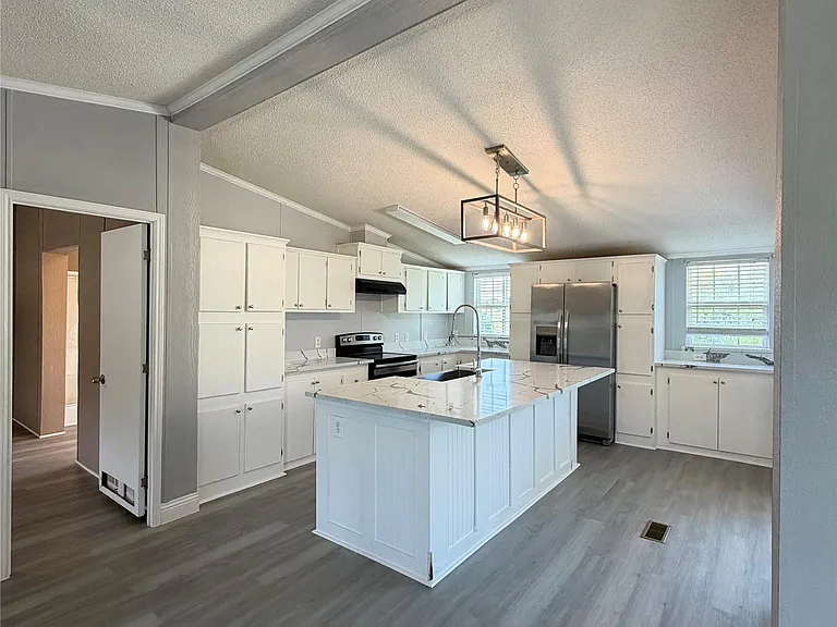 5698 County Road 2752 — Photo 10