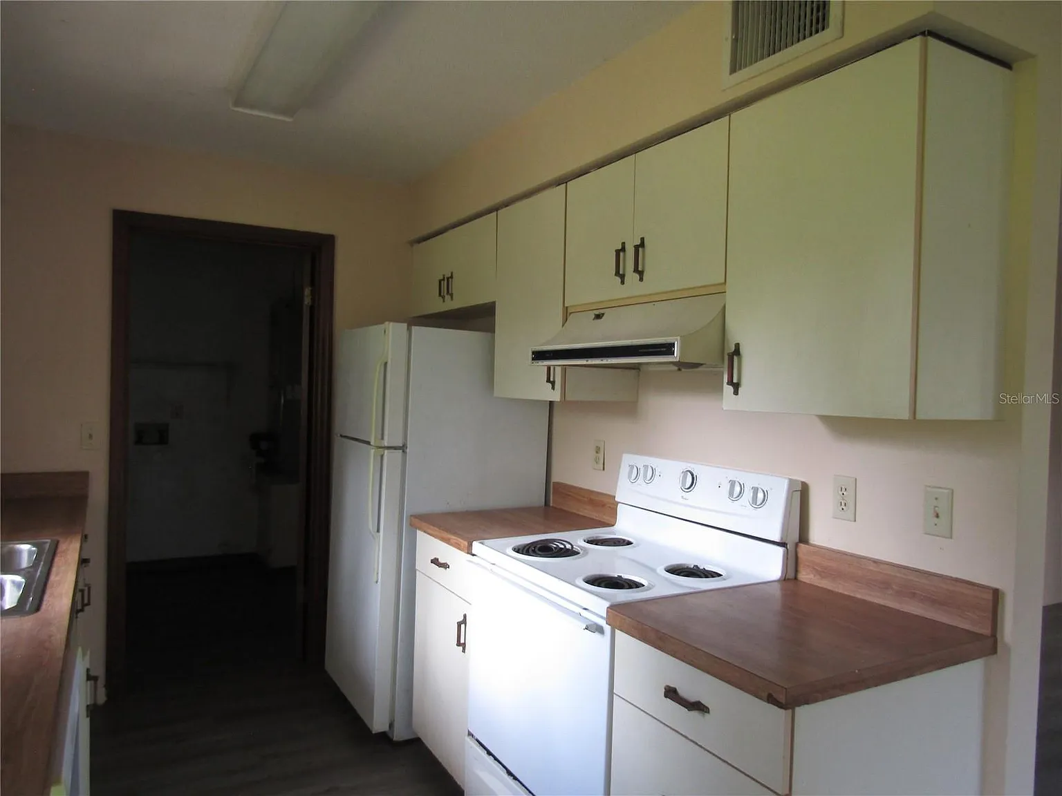 2 bed, 1.0 bath, 1000 sqft, $1,300 — Photo 3