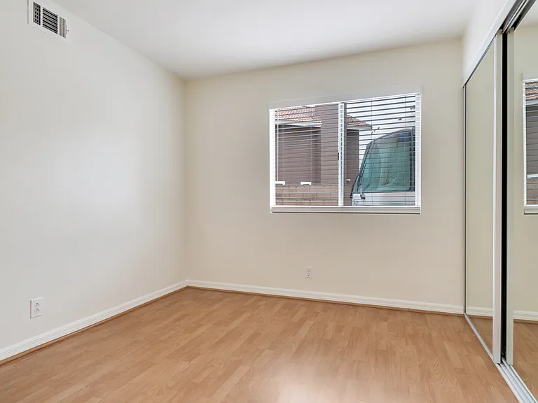 5585 Osborne Ct — Photo 16
