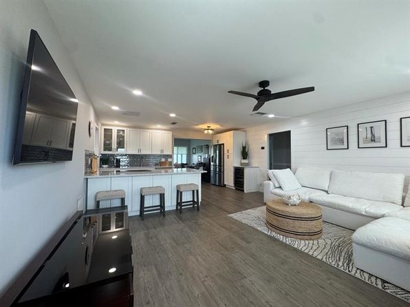 108 SW 9th St