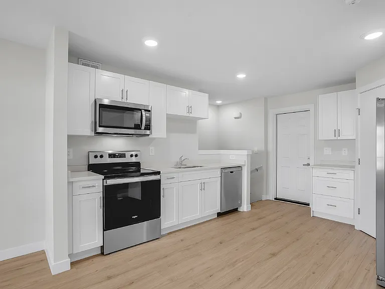 2670 Rosewood Dr — Photo 18