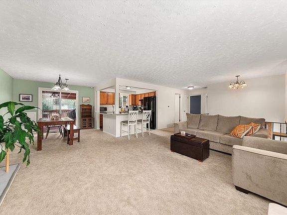 5th image of 2823 S Bates Rd