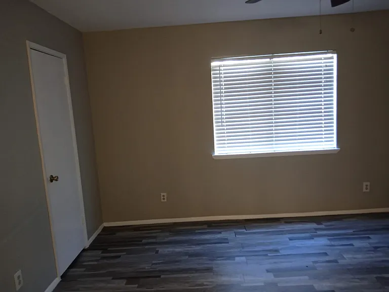 1304 Milford Dr — Photo 10