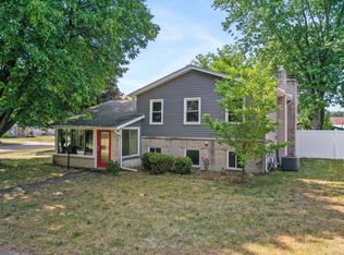 44107 Felstone Dr, Sterling Heights, MI 48313