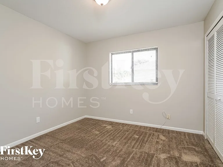 221 SW 43rd Ter — Photo 12