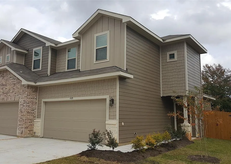 162 Parkgate #A