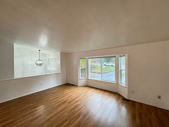 4th image of 13315 23rd Ave NE
