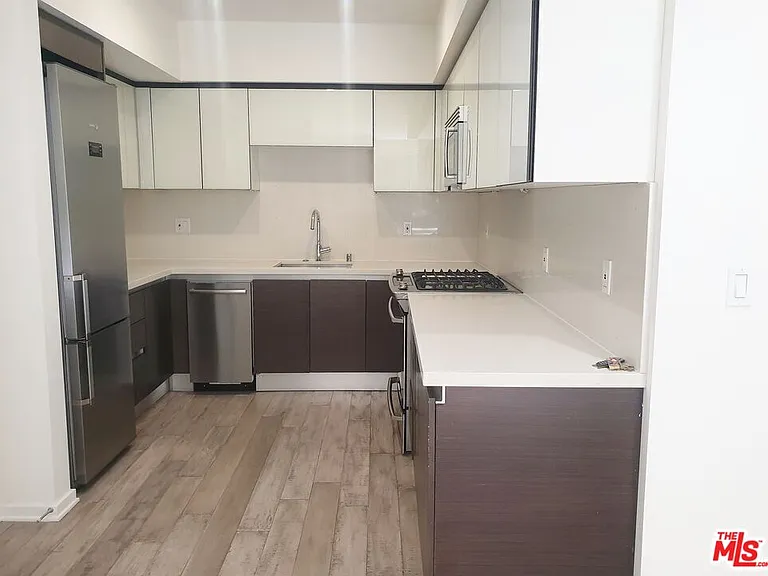 1611 S Beverly Glen Blvd #3C — Photo 5