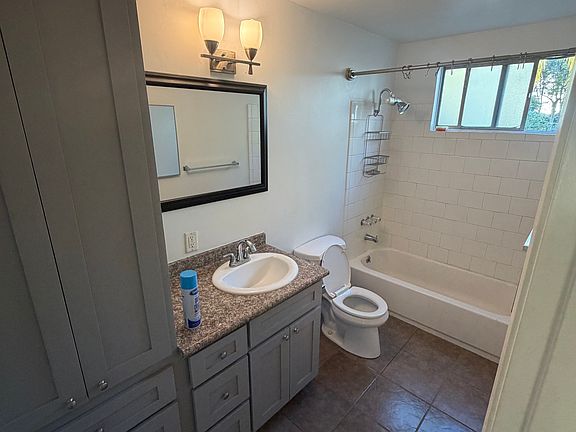 5th image of 749 N Vendome St APT 2