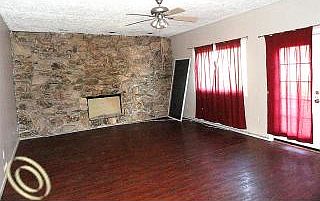 5th image of 640 Sheryl Dr