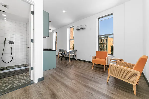 Rented by MNS | media 38