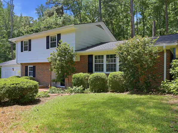 6725 W Lake Anne Dr, Raleigh, NC 27612