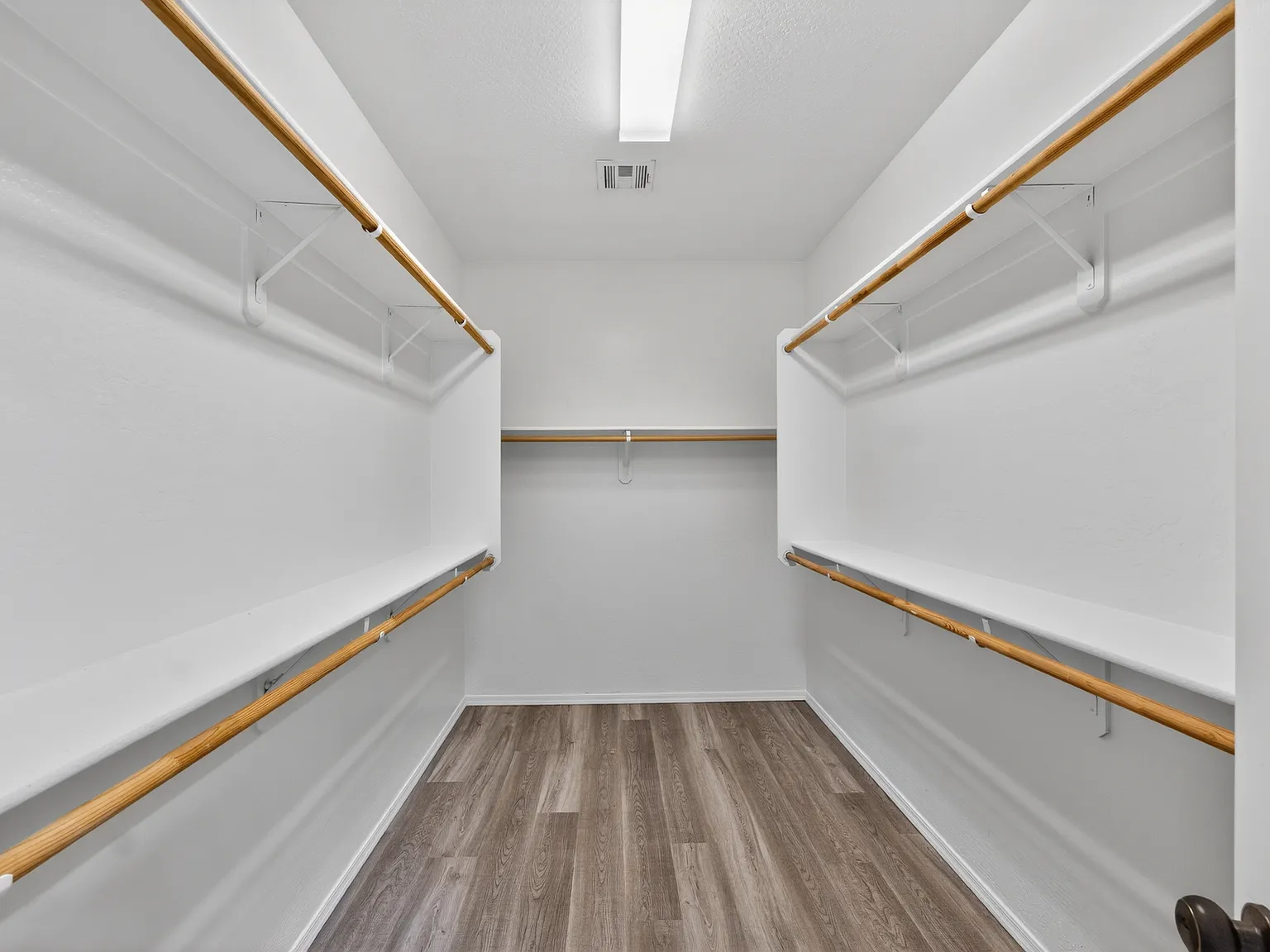 3 bed, 1699 sqft, $1,840 — Photo 2