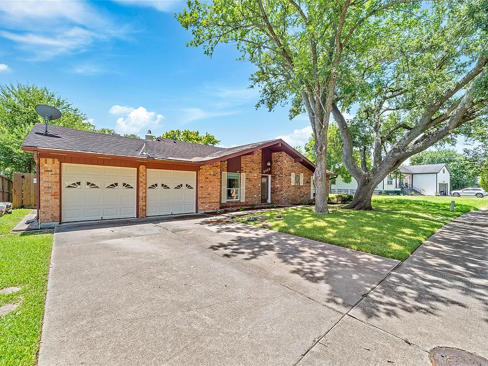 5123 Shady Oaks Ln