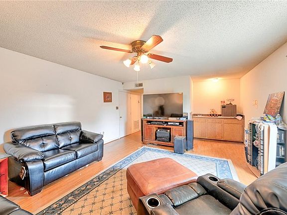 3rd image of 3928 W Bamboo Dr