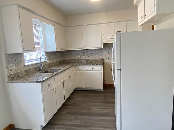 4th image of 2501 N Laramie Ave #3E