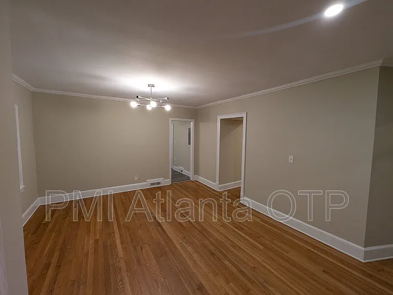1952 Wellbourne Dr NE — Photo 11