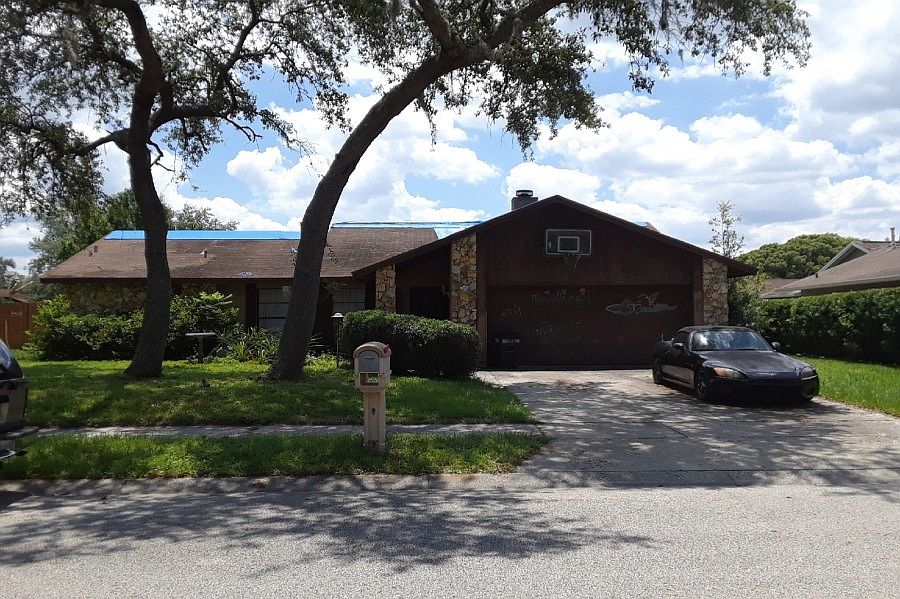 1st image of 247 Fallen Palm Dr