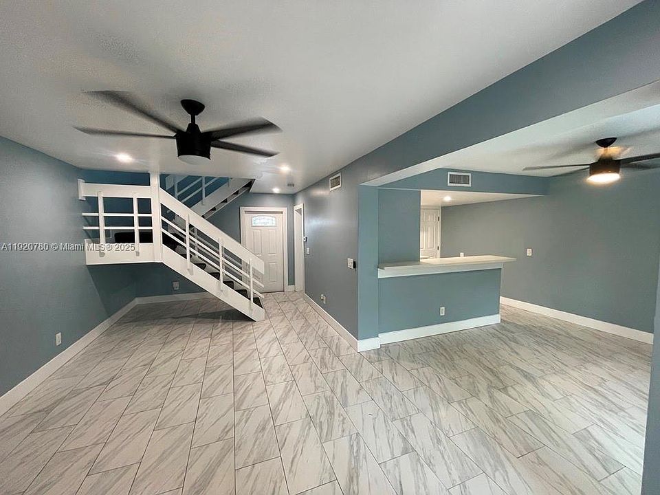 1st image of 330 Sunshine Dr #0