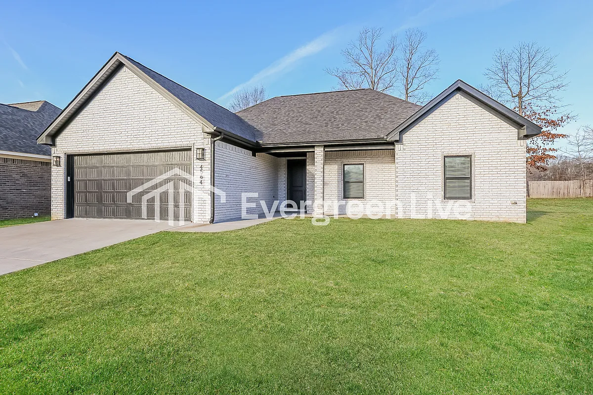 Building Photo - 4564 Western Woods Dr